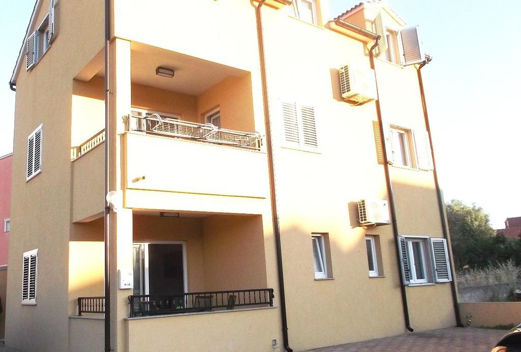 וודיצה Apartments Horvat מראה חיצוני תמונה
